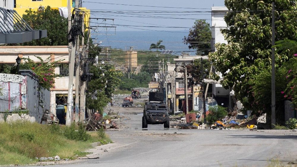 Haiti, Polícia patrulha áreas infestadas de gangues. Foto: Ricardo Arduengo